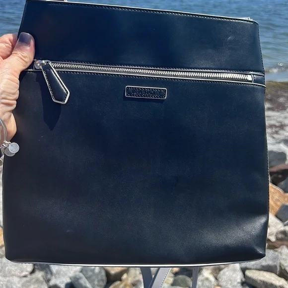 Vera Bradley leather  Crossbody - Picture 2 of 8